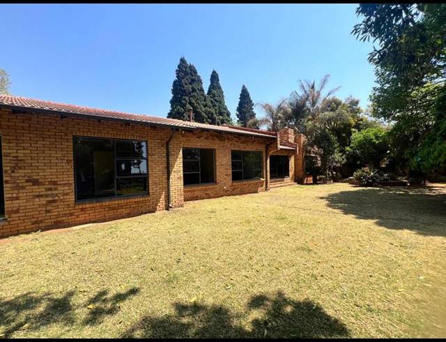 4 BEDROOM HOUSE FOR SALE IN SONNEVELD